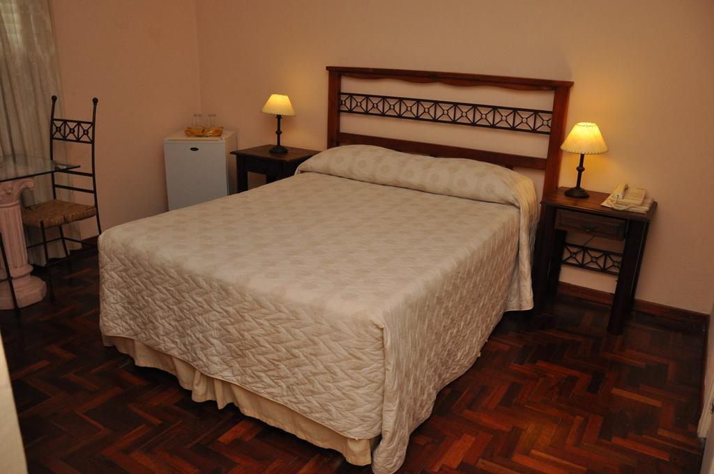Hotel Bulevar Paysandu Bilik gambar